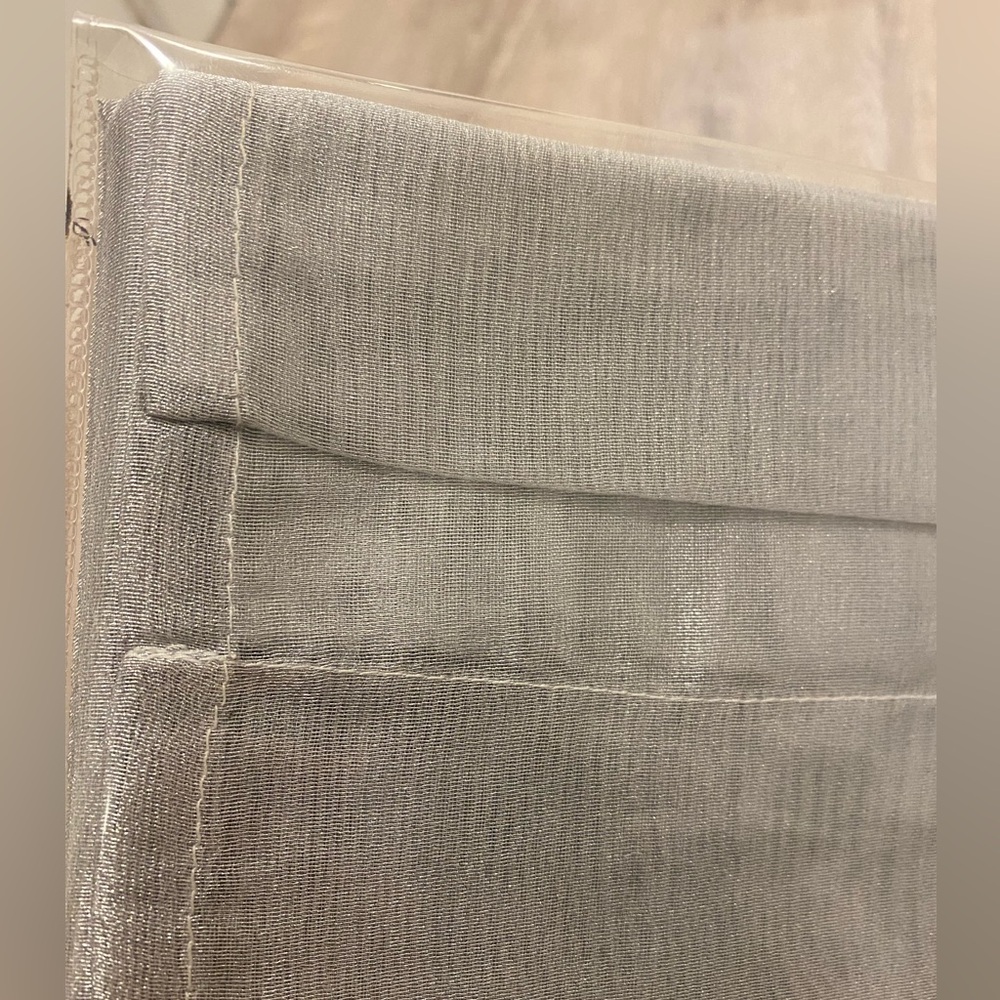 Pottery Barn Pleat Silk Organza Runner 16” X 70” Silver Shiny NIP - Picture 4 of 9